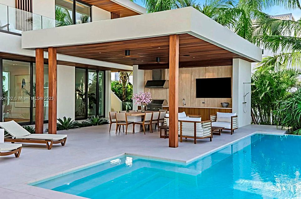 BBQ and pool